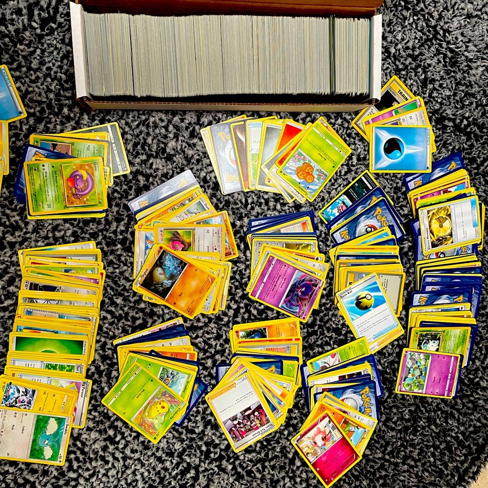 1,800 Pokémon cards